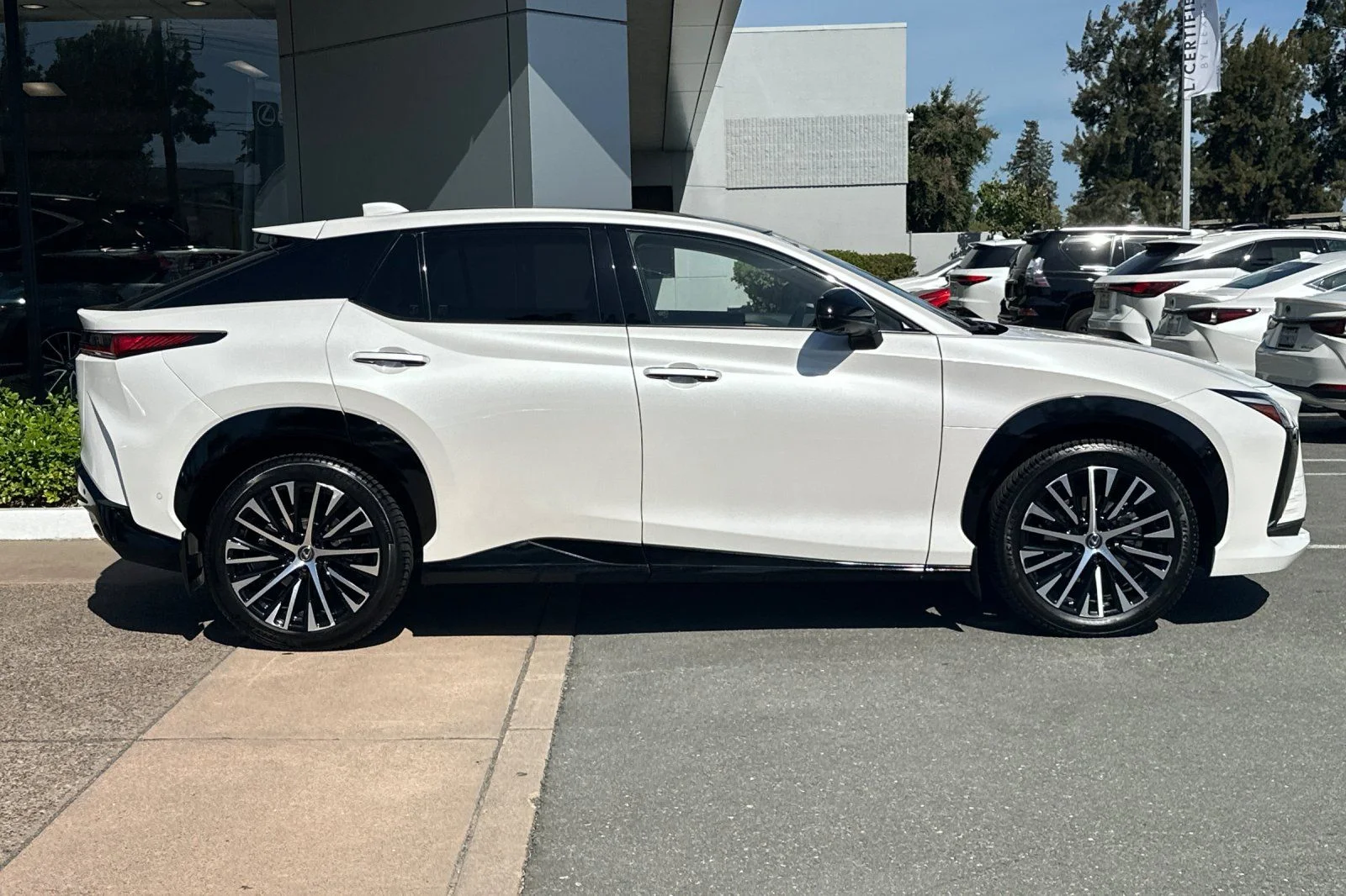 Certified Used 2023 EMINENT WHITE PEARL Lexus 450e Luxury image 3