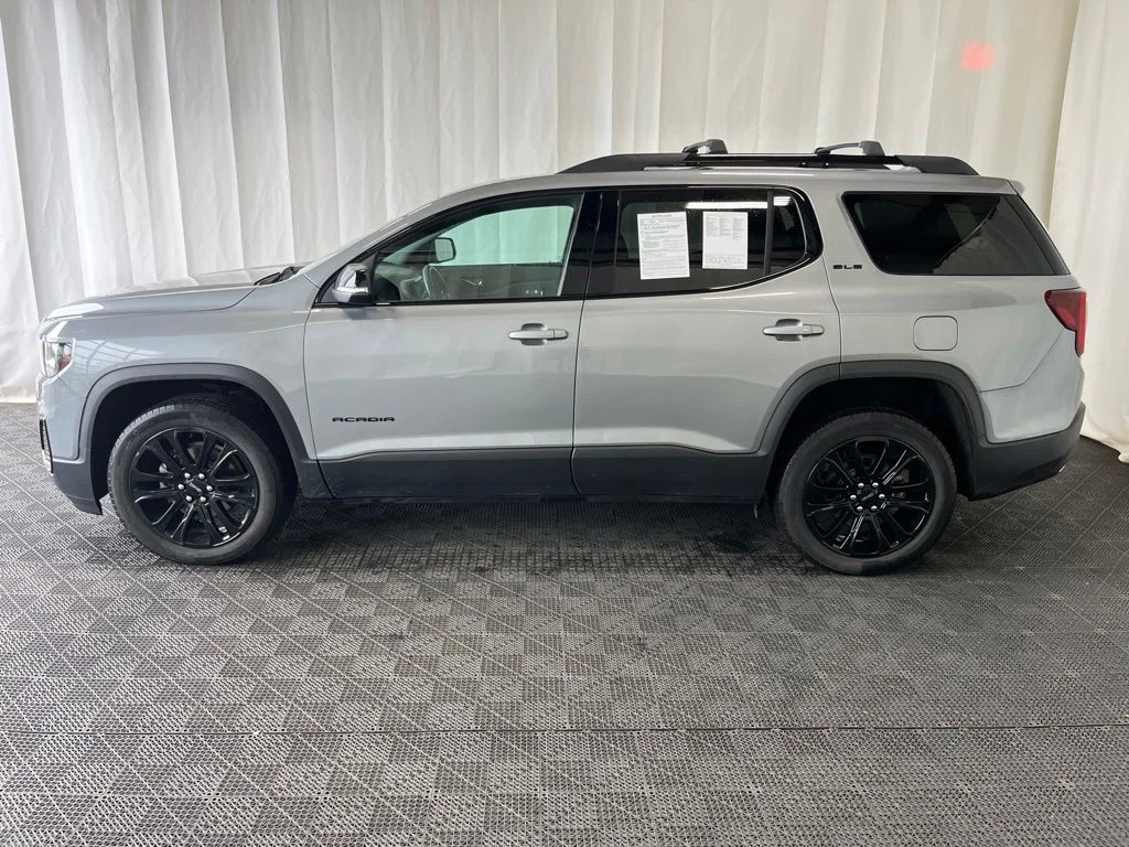 Used 2023 Silver GMC SLE image 25