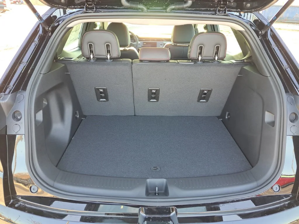 2027 Chevrolet Bolt RS - Photo 24