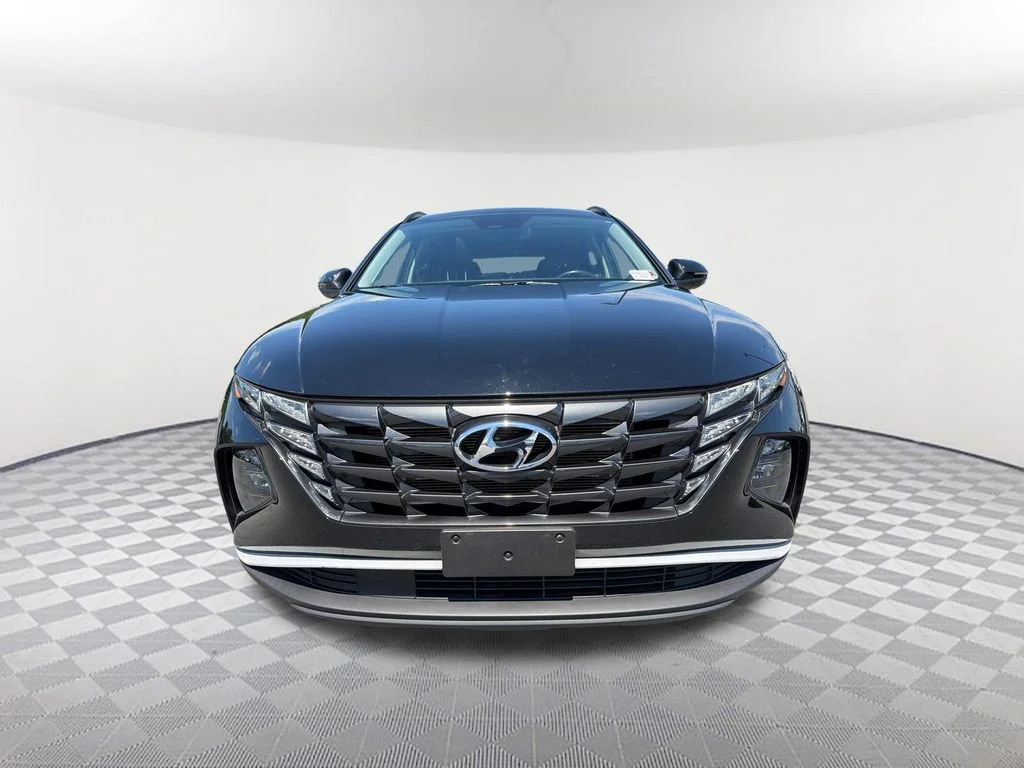 Used 2023 Black Hyundai SEL image 2