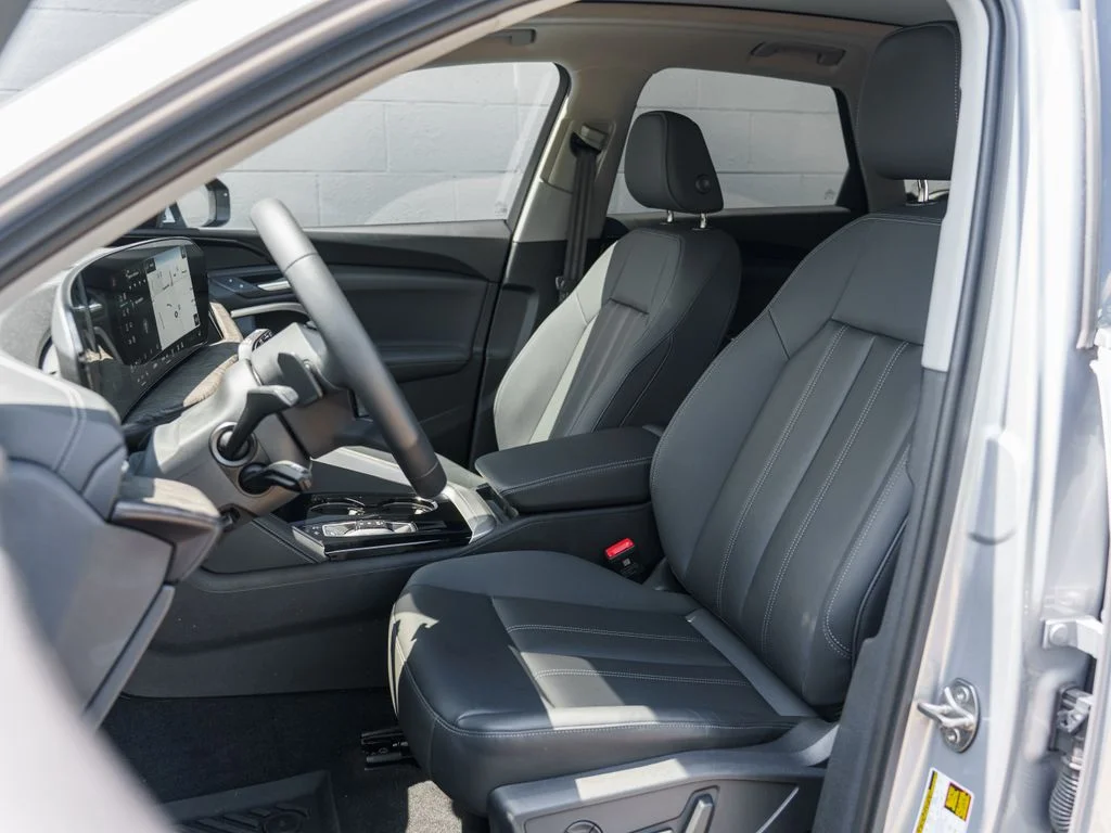 Used 2025 Silver Audi  image 5