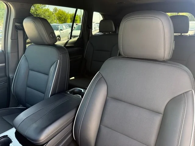 Used 2025 Summit White Buick Preferred image 13
