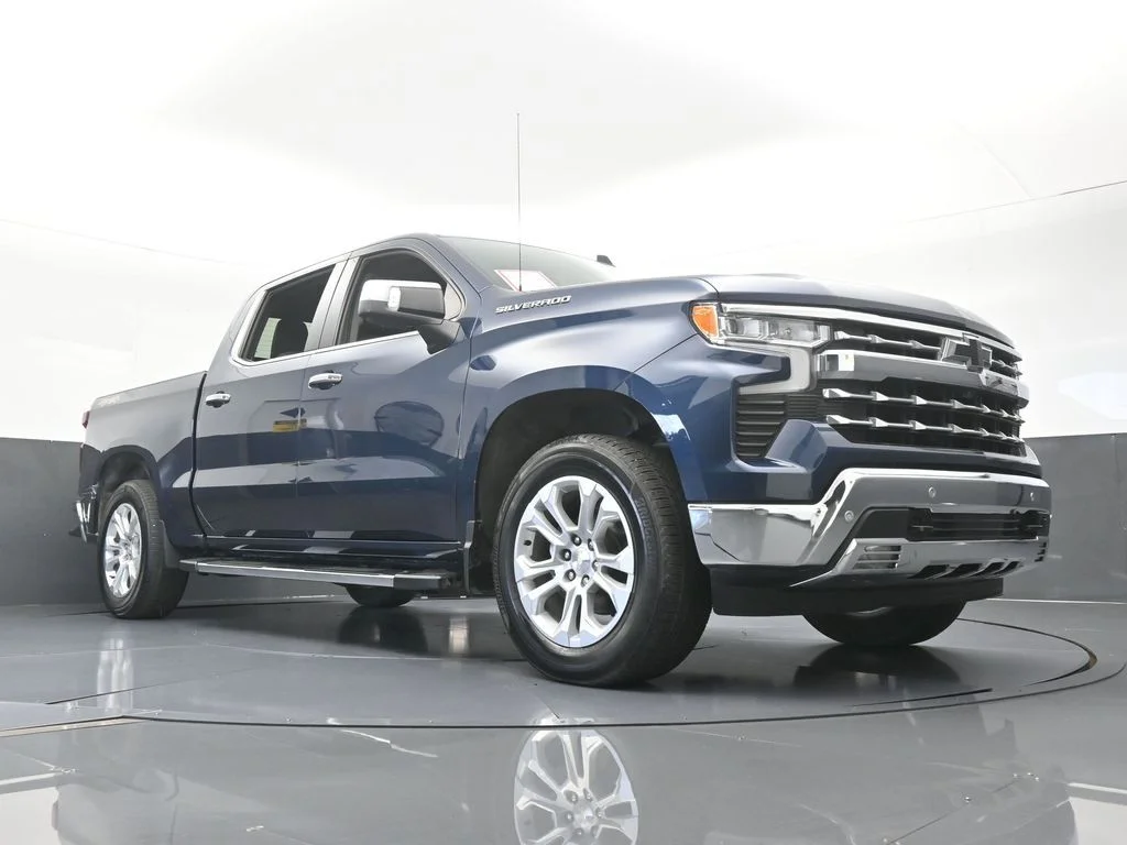Used 2022 Northsky Blue Metallic Chevrolet LTZ image 68