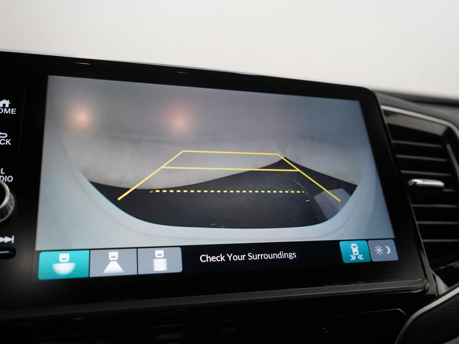 Used 2025 White Honda ridgeline image 31
