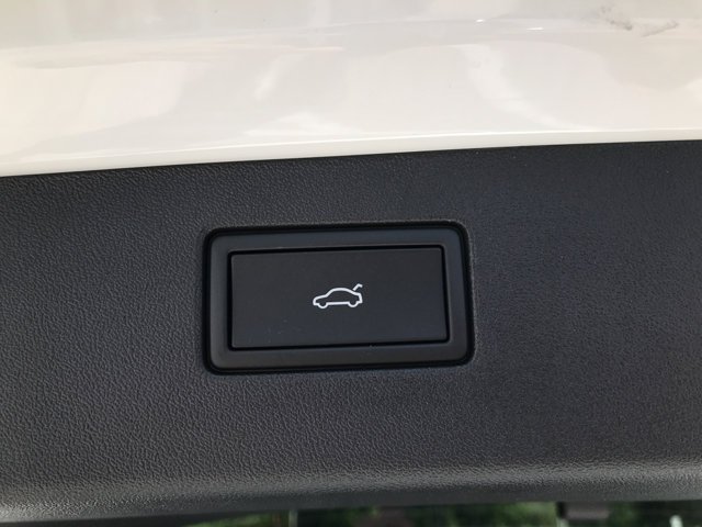 New 2026 Opal White Pearl Volkswagen SE R-Line Black image 26
