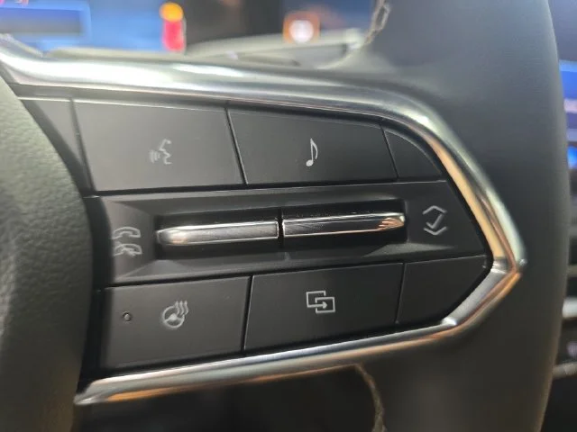 2027 Chevrolet Traverse Z71 - Photo 21