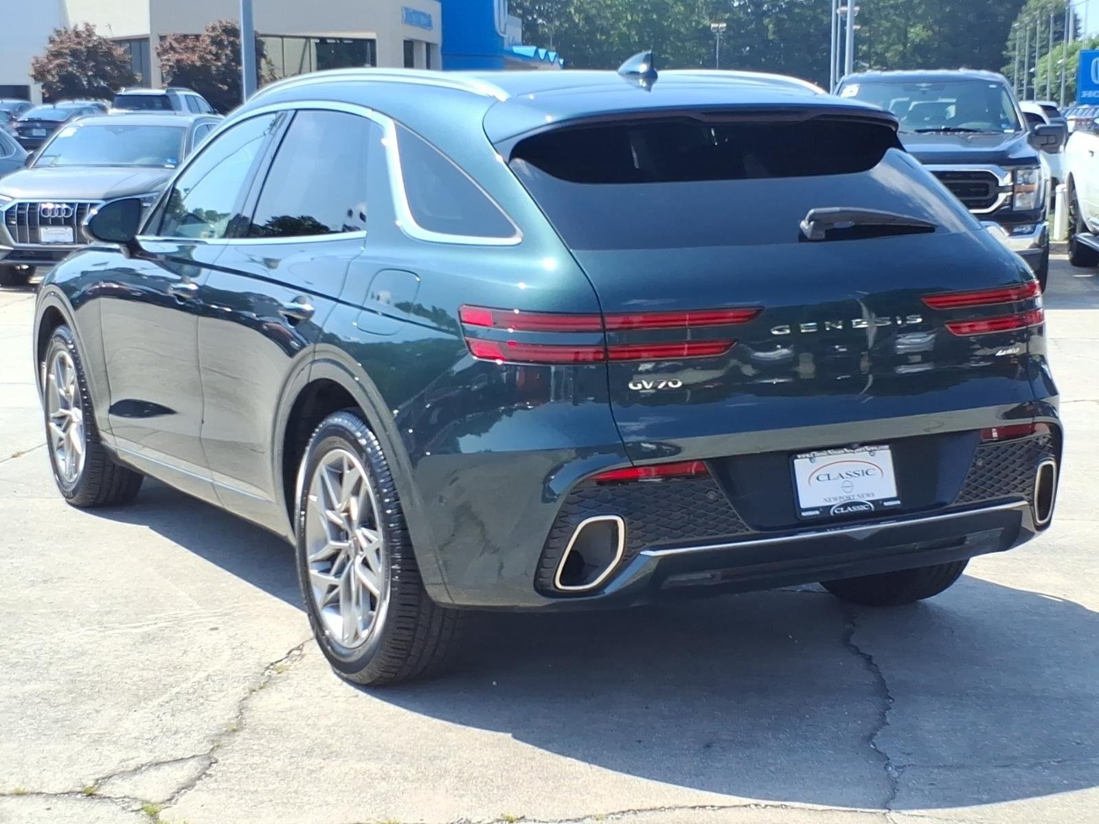 Used 2022 Cardiff Green Genesis 2.5T image 9