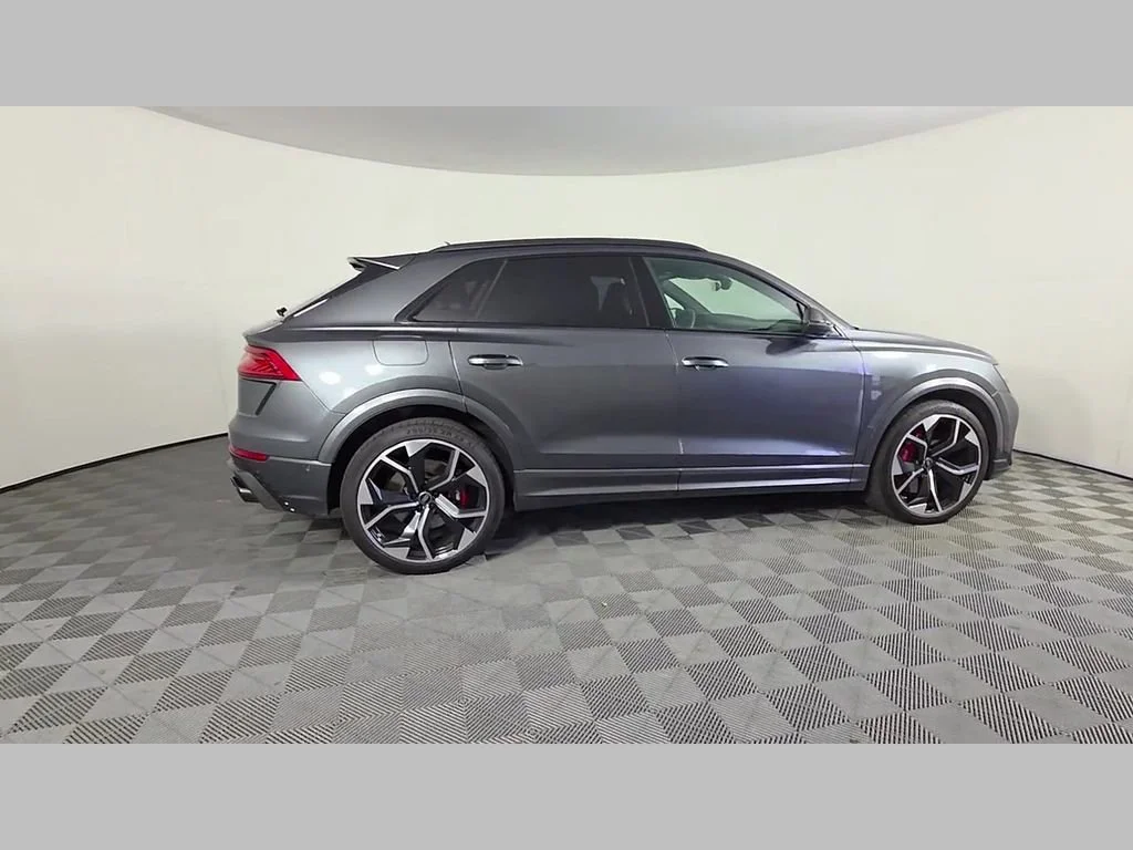 Used 2024 Daytona Gray Pearl Effect Audi 4.0T image 38