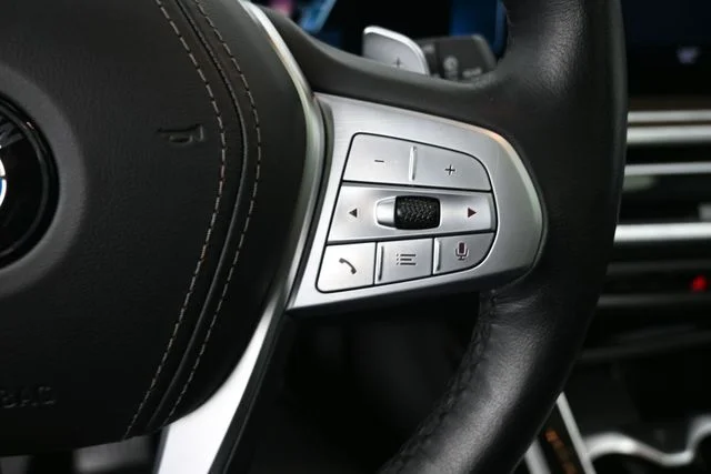 Certified Used 2023 White BMW xDrive40i image 18