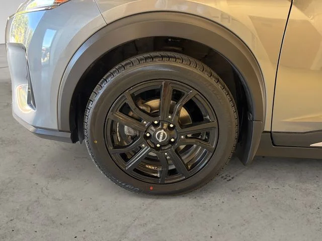 Used 2022 Gray Nissan SR image 15
