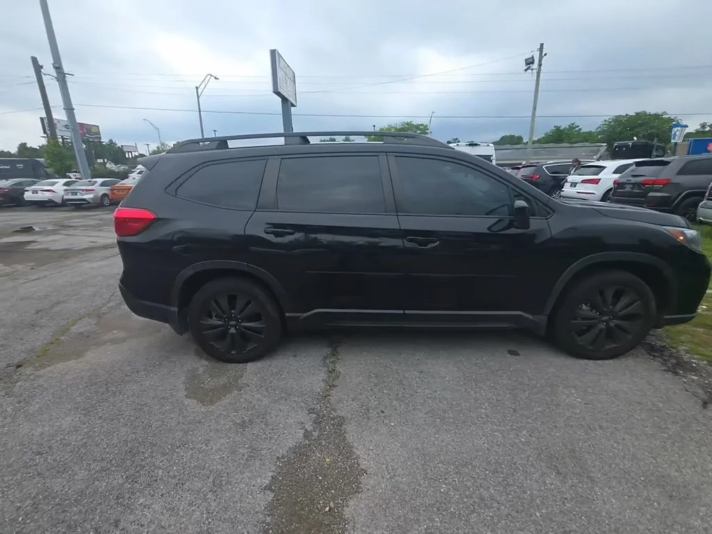 Used 2022 Black Subaru Onyx Edition image 4