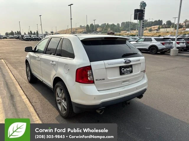Used 2011 White Ford Limited image 7