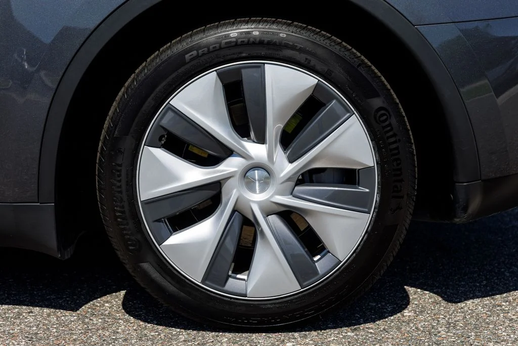 Used 2023  Tesla Long Range image 35