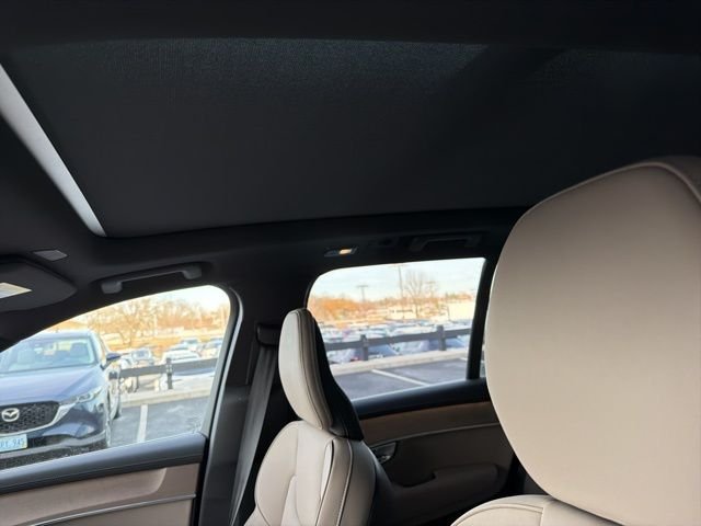 2026 Volvo XC90 Plus - Photo 13