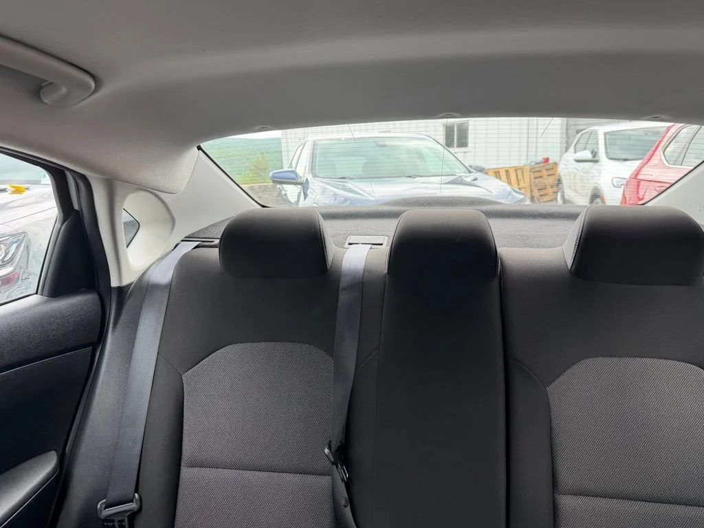 Used 2023 White Kia LXS image 20