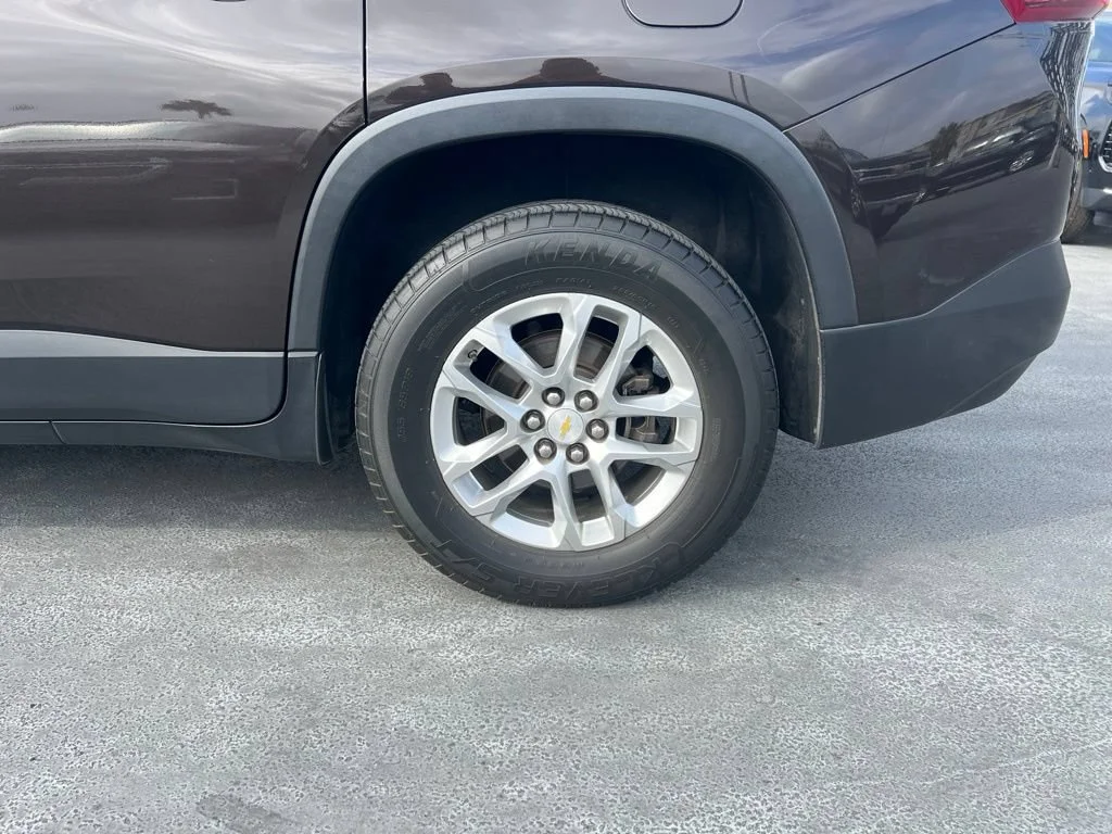 Used 2018 SABLE BROWN METALLIC Chevrolet LT Cloth image 9