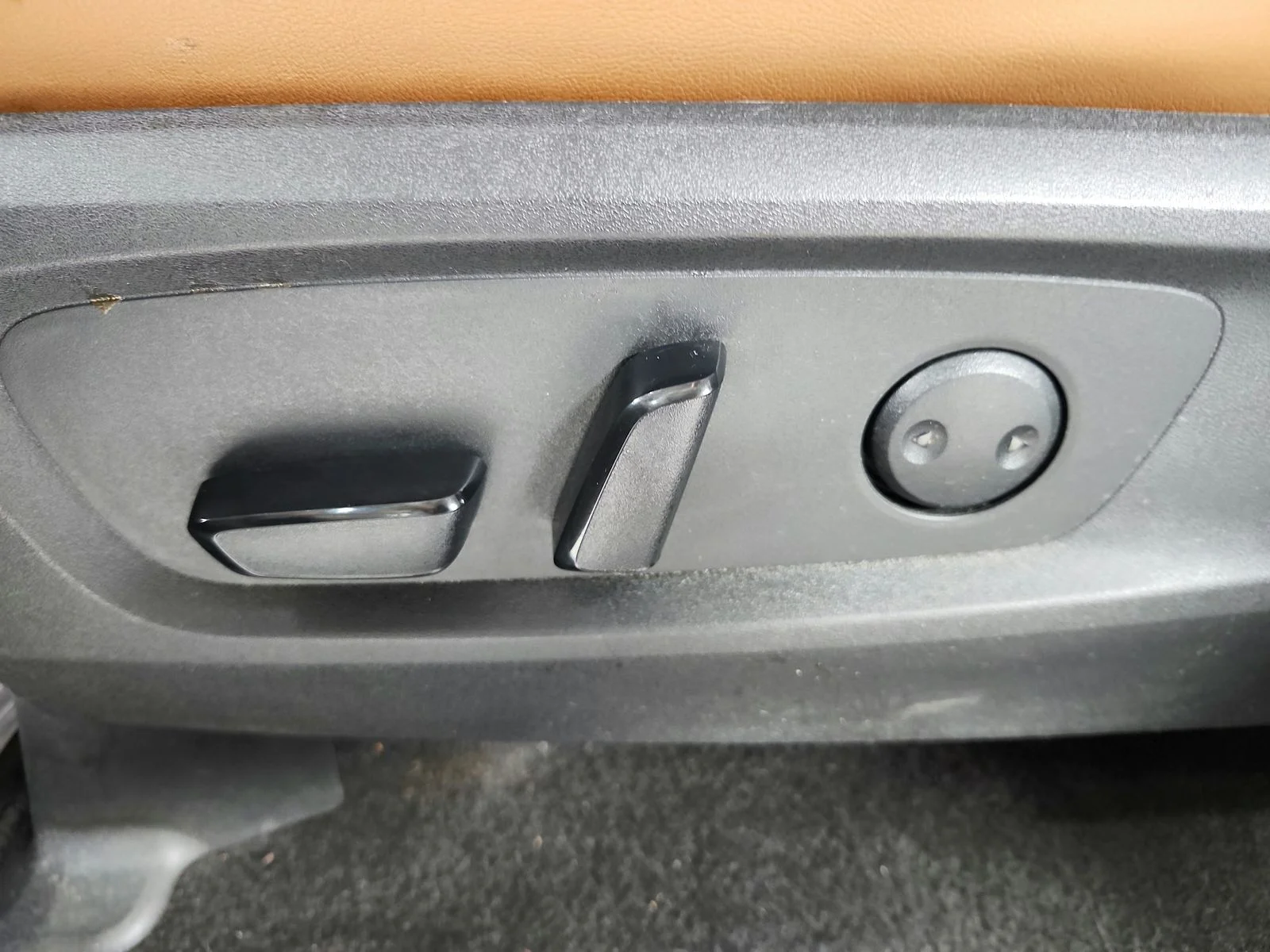 Used 2023  Nissan Platinum image 20