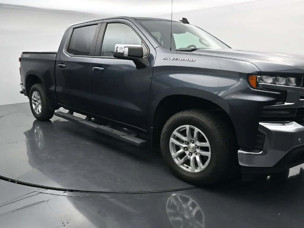 Used 2020 Gray Chevrolet LT image 1
