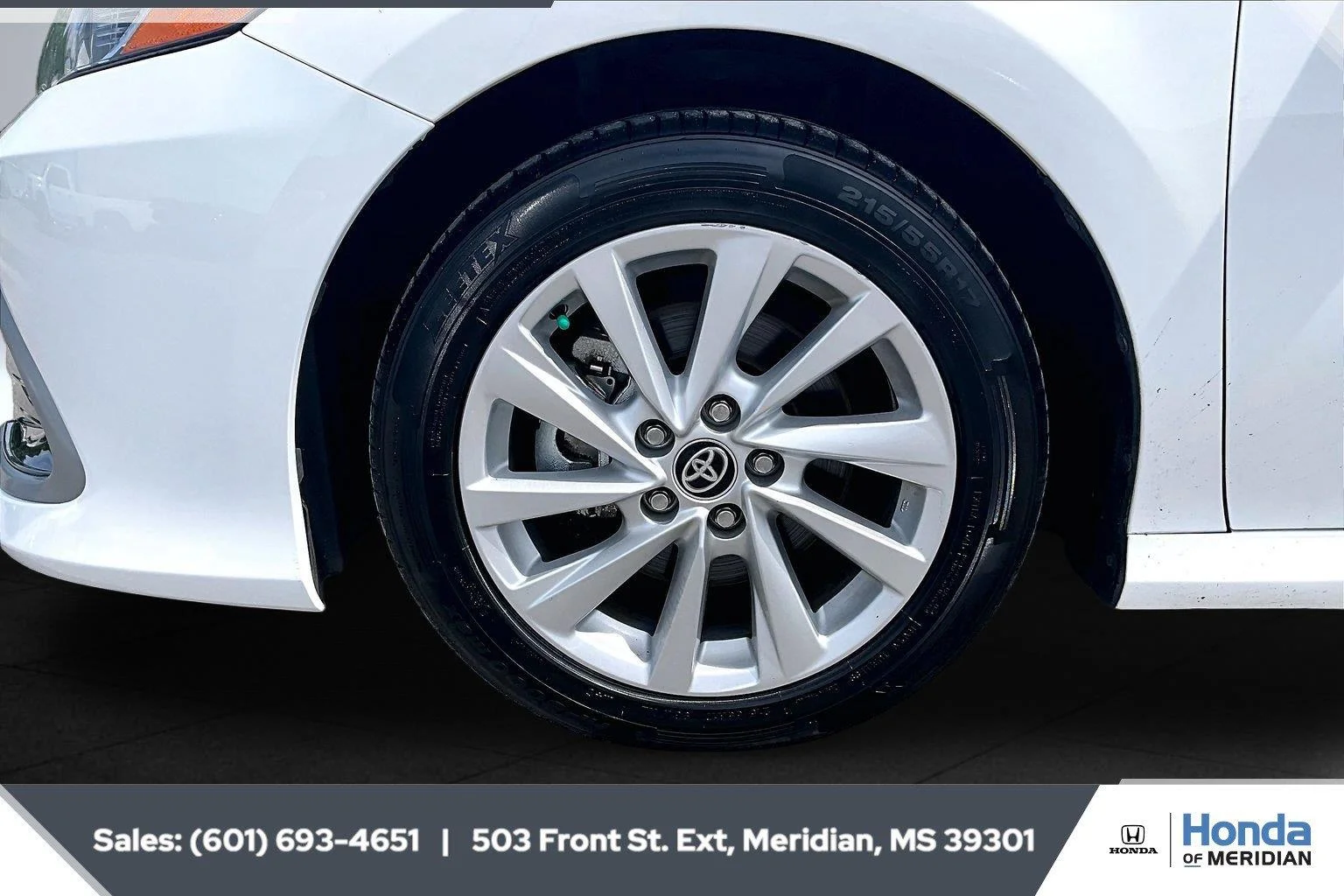 Used 2024 Ice Cap Toyota LE image 7