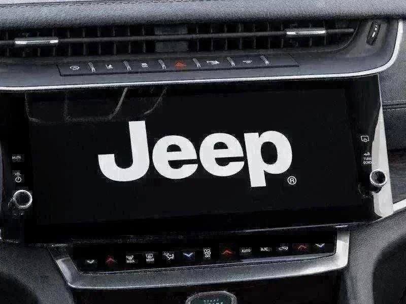 New 2026 Silver Zynith Exterior Paint Jeep Altitude image 53