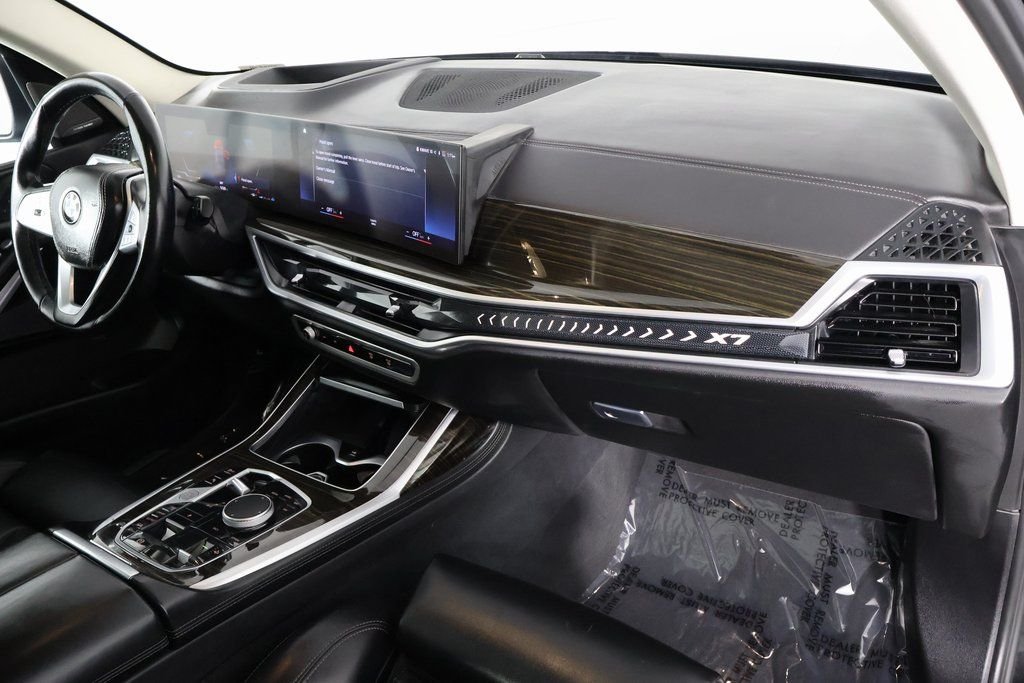Used 2023 Black BMW xDrive40i image 9