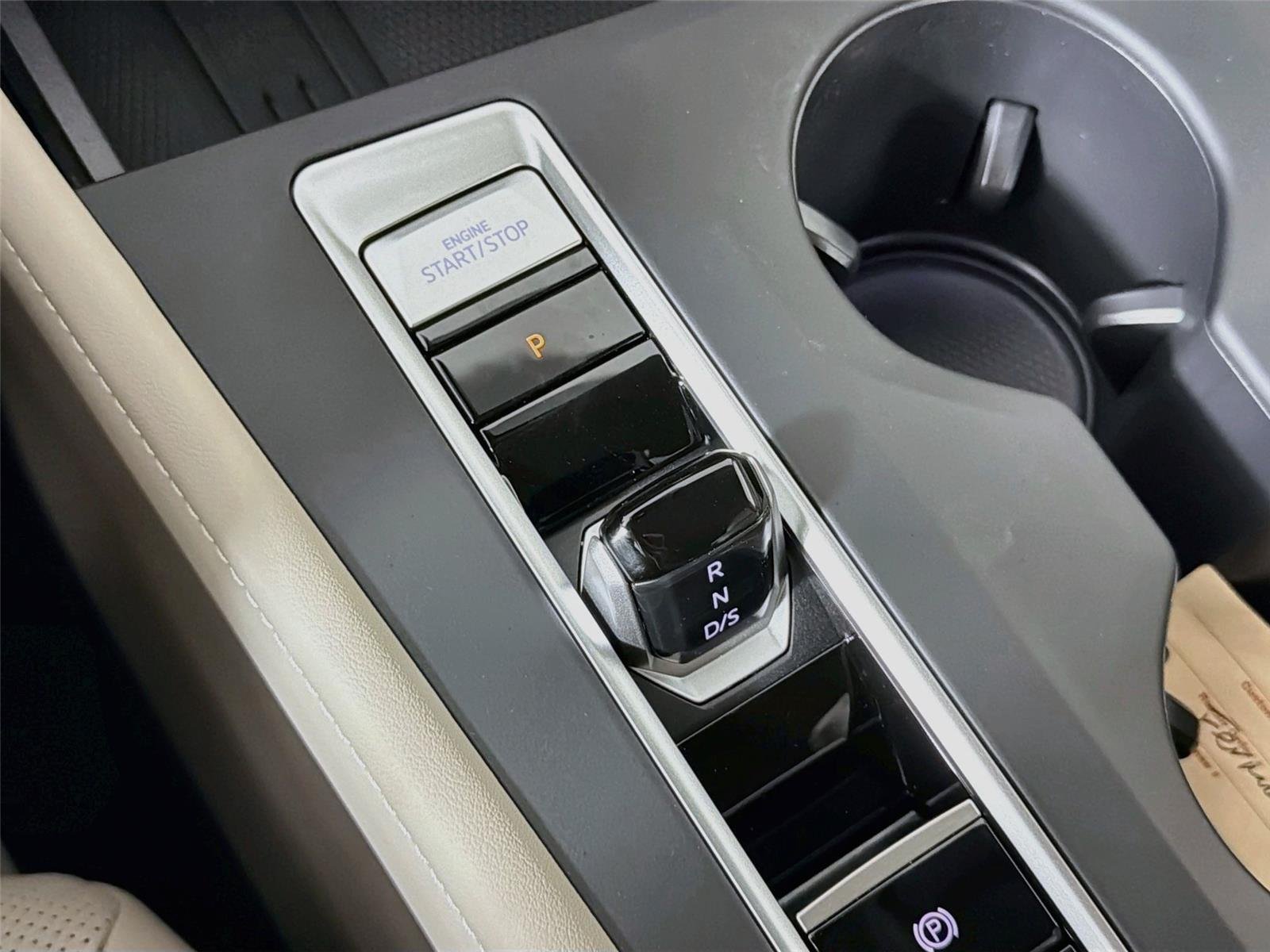 New 2026 Opal White Pearl Volkswagen 2.0T SE image 16