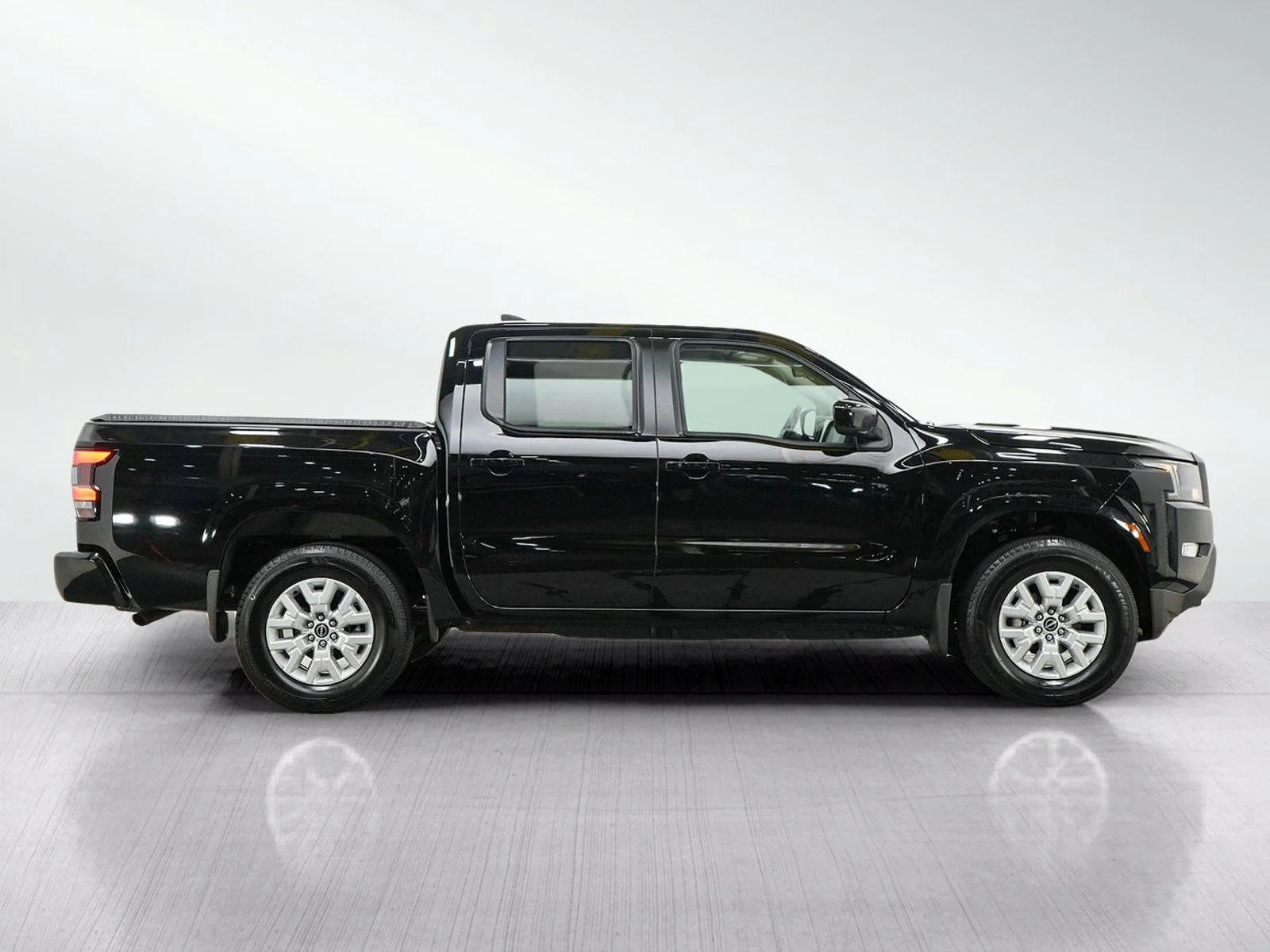 Used 2023 Super Black Nissan SV image 6