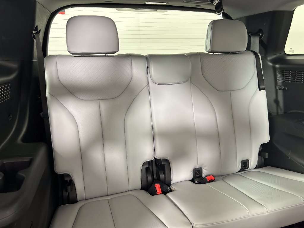 Used 2024 Silver Hyundai SEL image 21