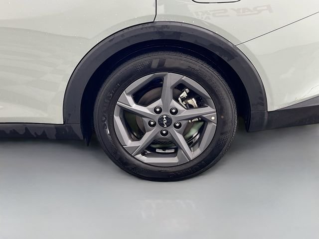 2025 Kia K4 LXS - Photo 33