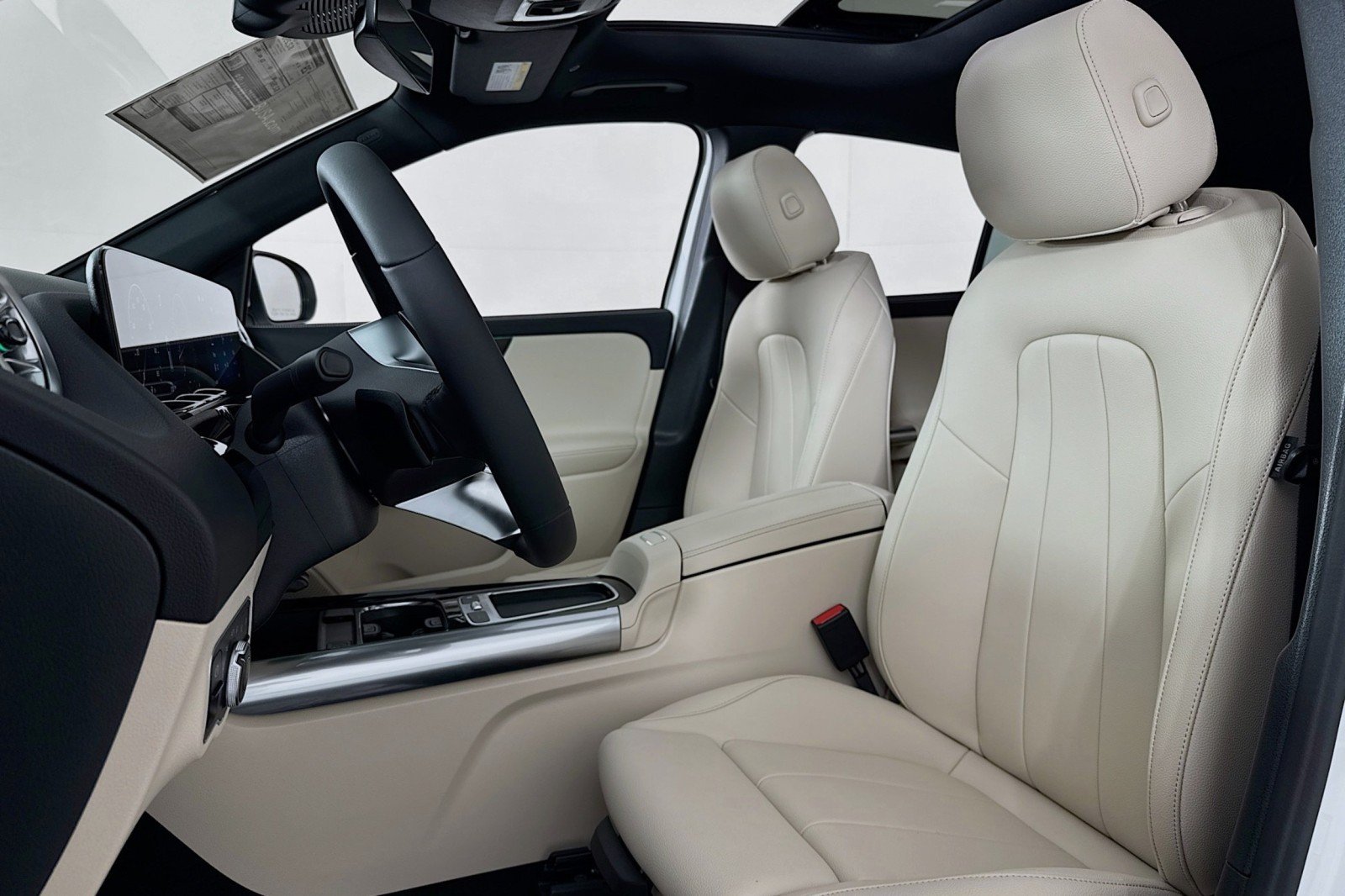 Certified Used 2026 Polar White Mercedes-Benz GLA 250 image 17