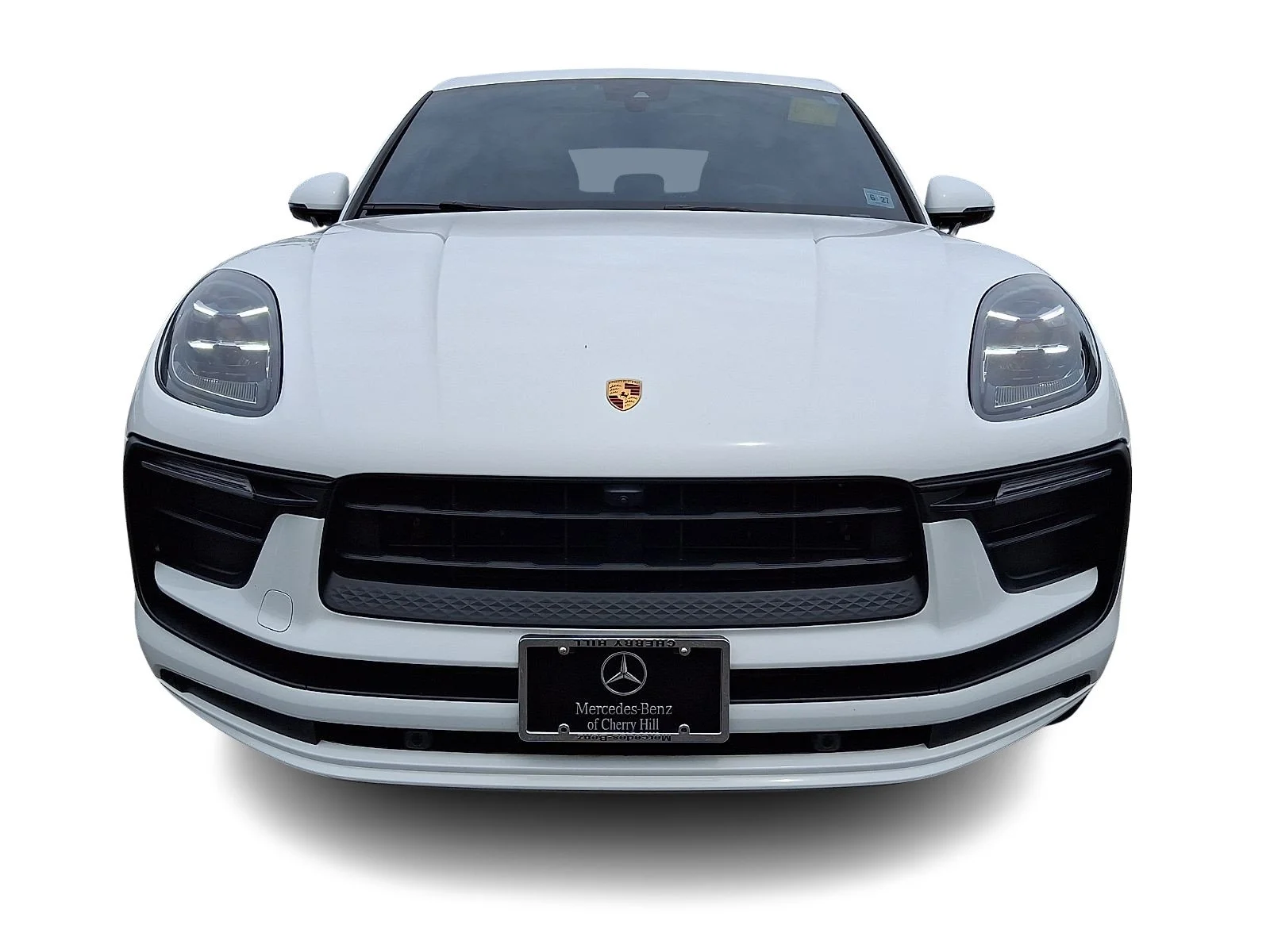 Used 2022 White   0Q Porsche  image 2