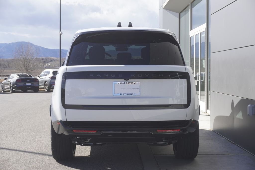 New 2026 Fuji White Land Rover SE image 6