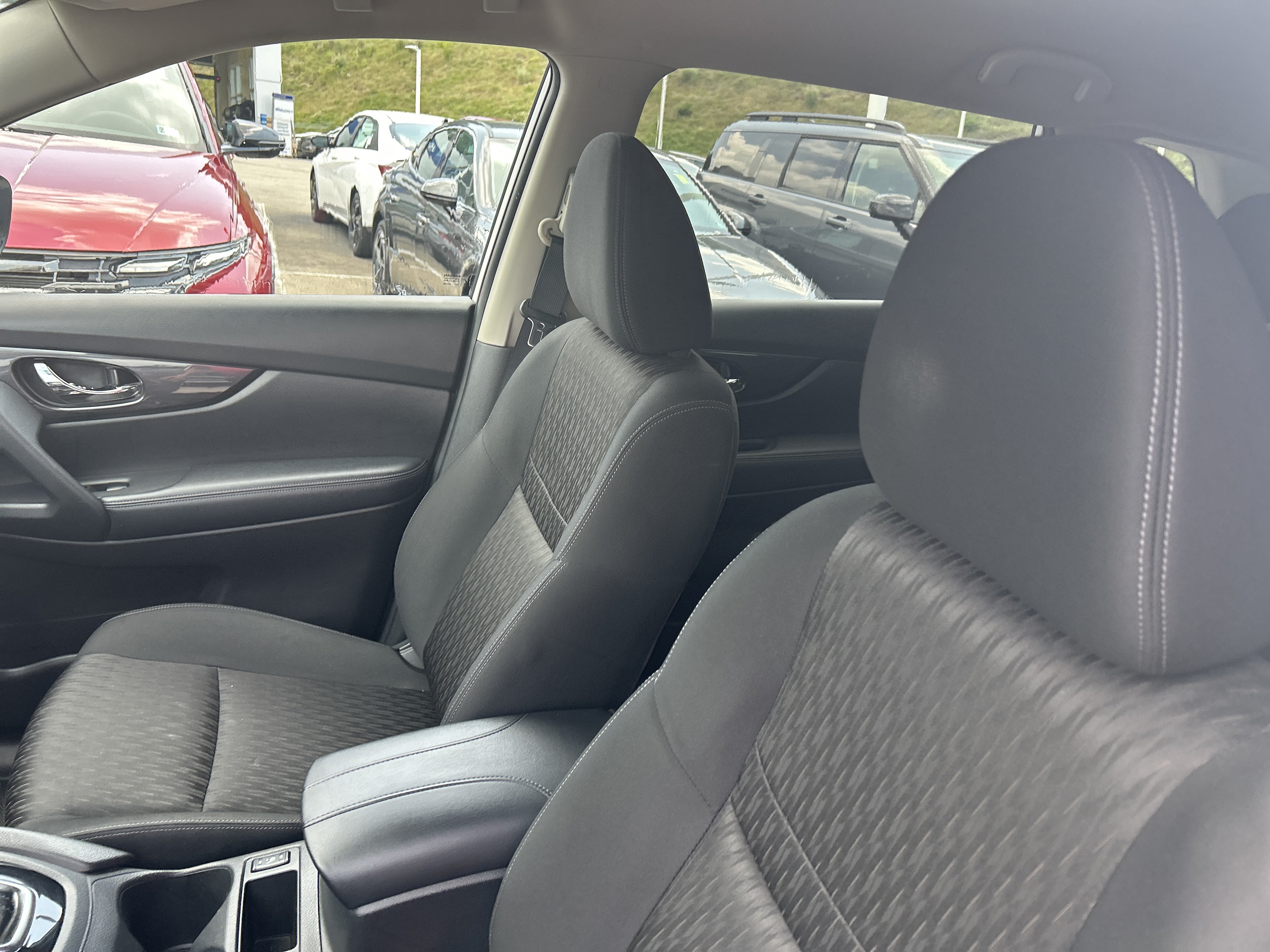 Used 2017 Glacier White Nissan SV image 12