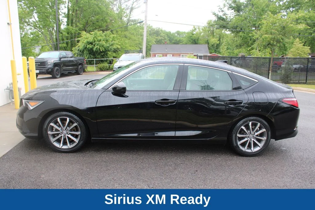 Used 2024  Acura Base image 12