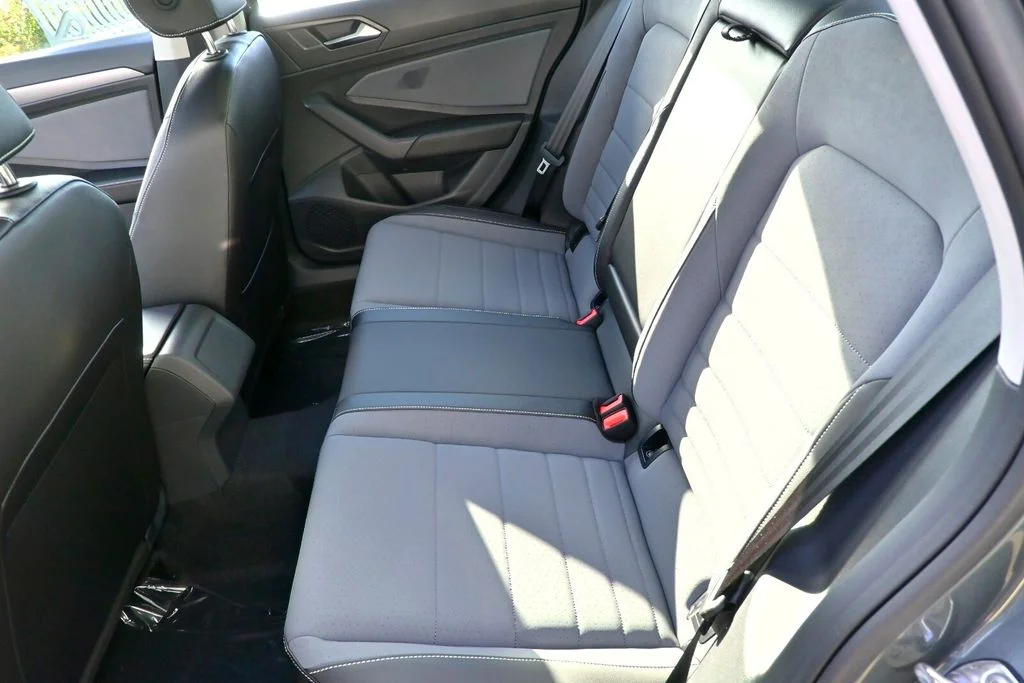 2026 Volkswagen Jetta SE - Photo 11