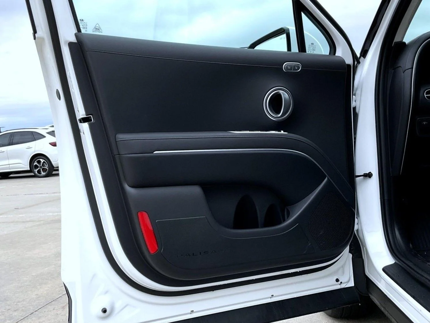 New 2026 White Hyundai SEL Premium image 9
