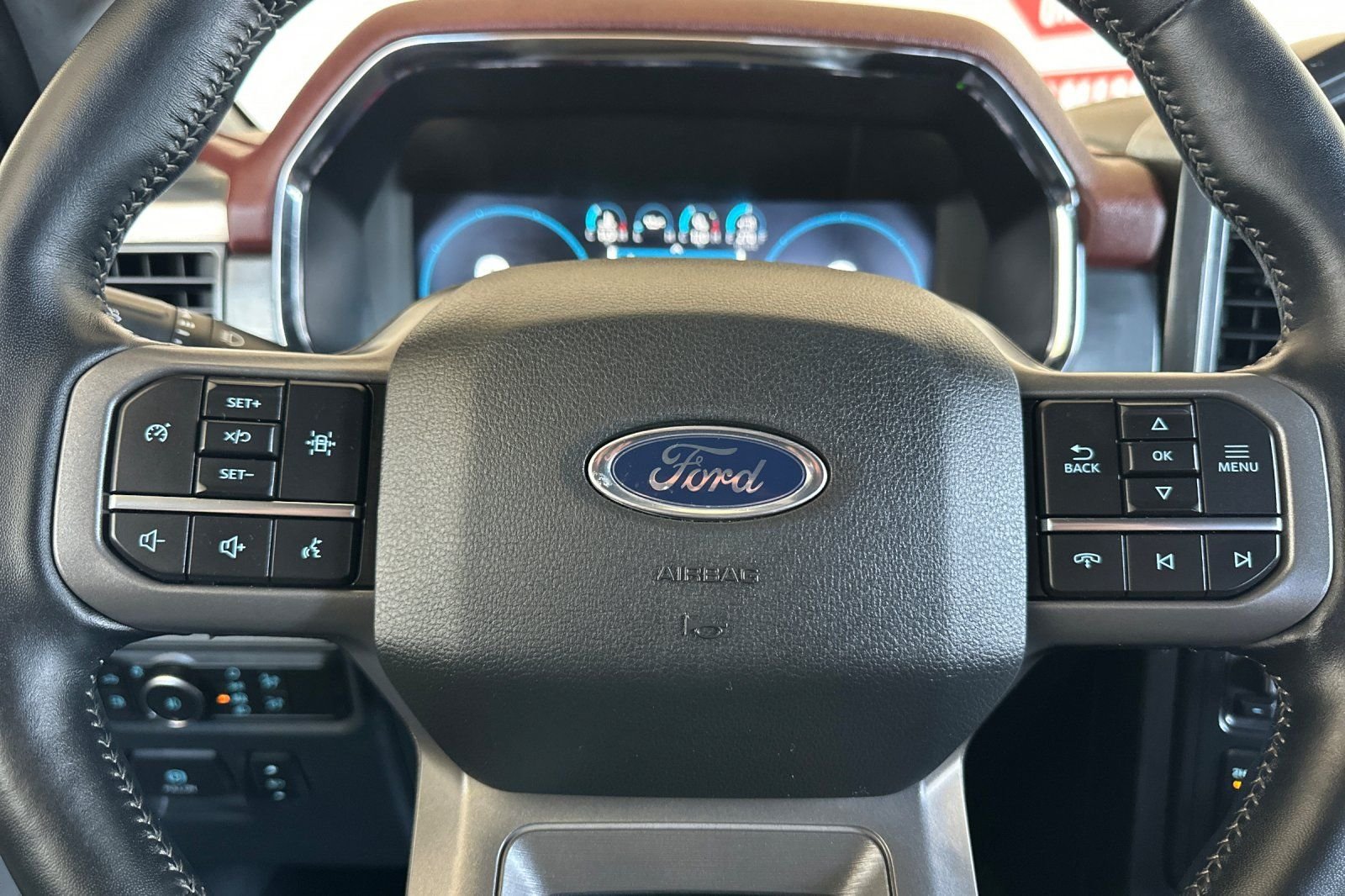 Used 2022 Silver Ford Lariat image 23