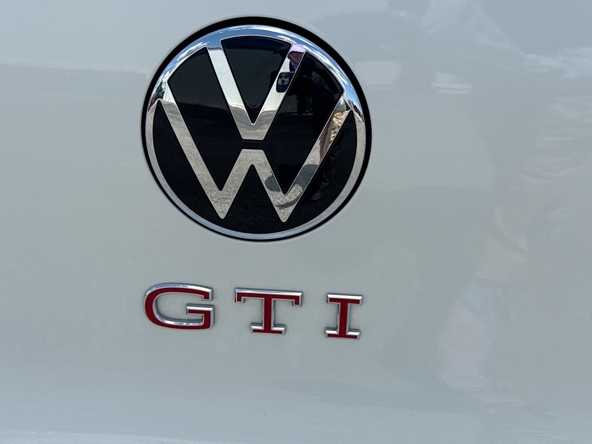 Used 2025 Opal White Pearl Volkswagen Autobahn image 11