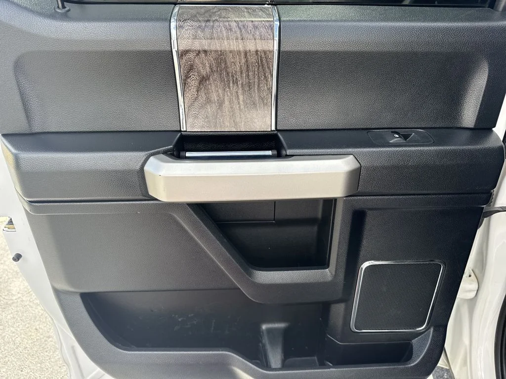 Used 2017 White Ford Lariat image 21