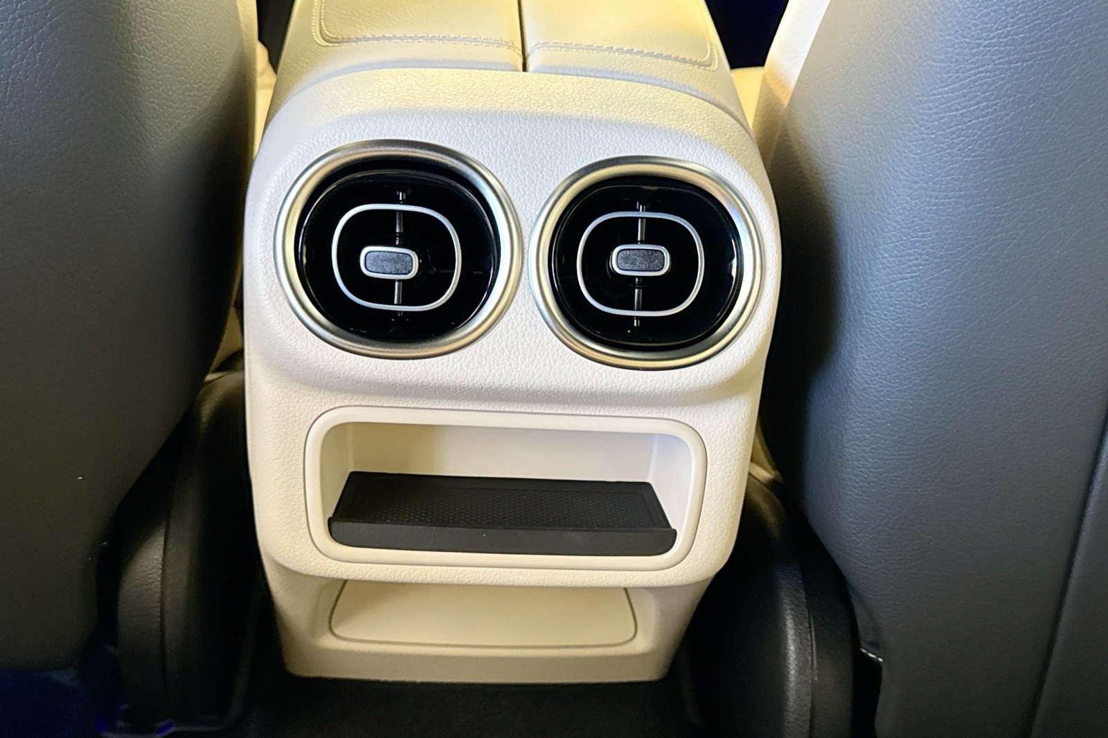 New 2026 Polar White Mercedes-Benz GLC 300 image 22