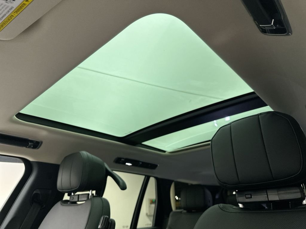 New 2027 Charente Grey Prem Met Land Rover SE image 11