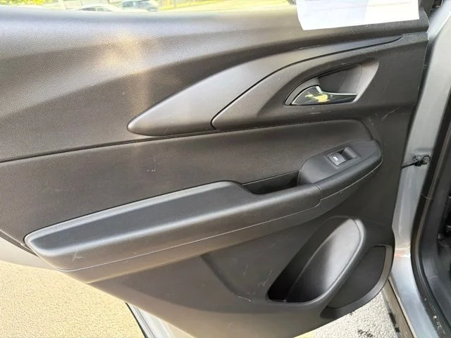 Used 2025 Gray Chevrolet LT image 27