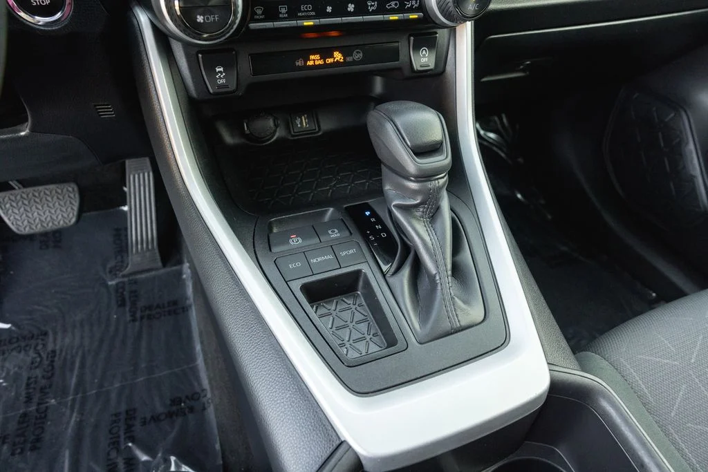 Used 2024 Ice Cap Toyota XLE image 17