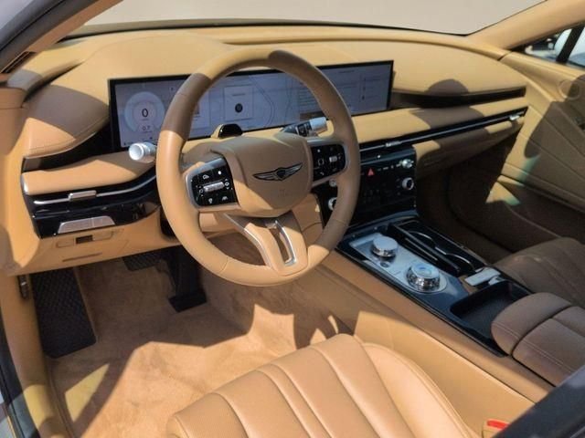 Used 2025 White Genesis 2.5T image 9
