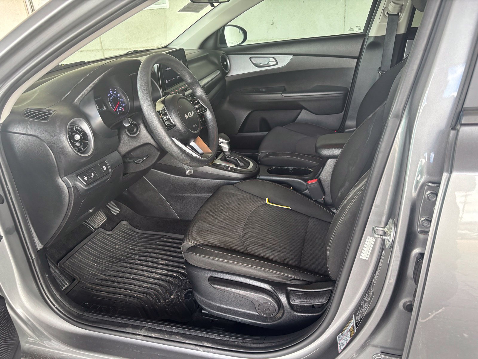 Used 2023 Gray Kia LXS image 8