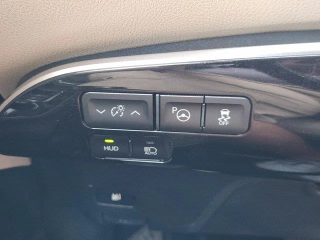 Used 2022 White . Toyota Limited image 22