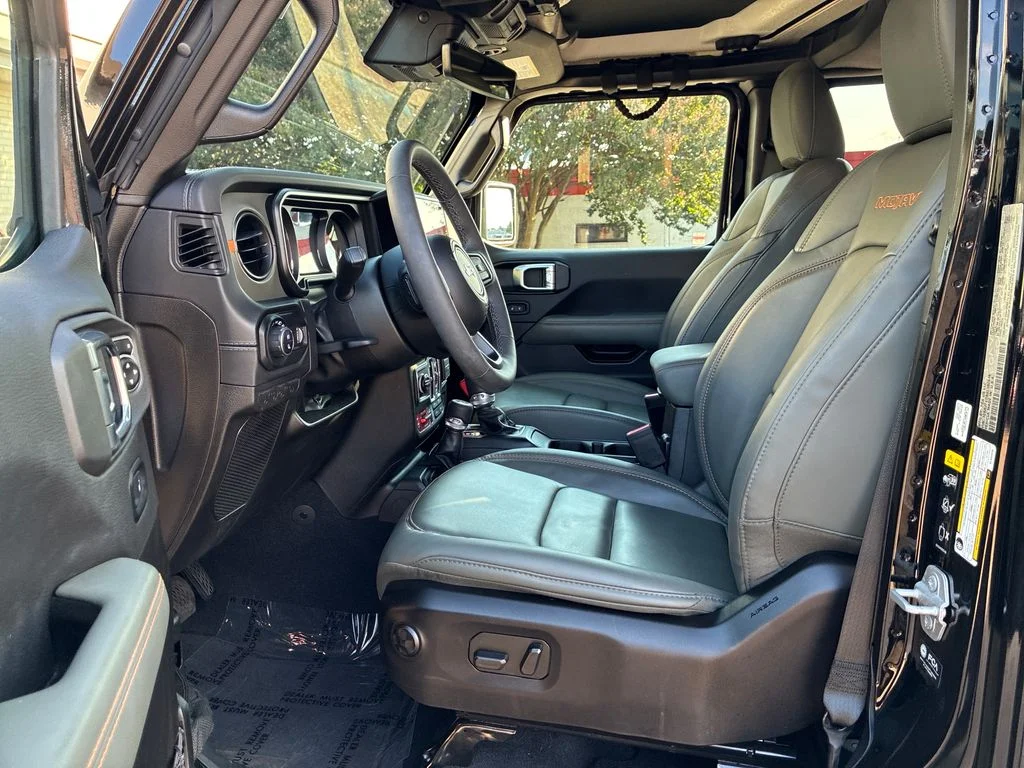 Used 2025 Black Jeep Mojave image 11