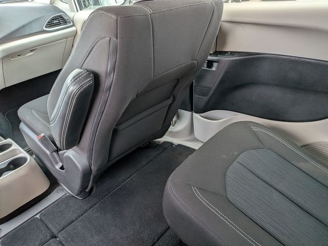 Used 2023 White Chrysler LX image 24