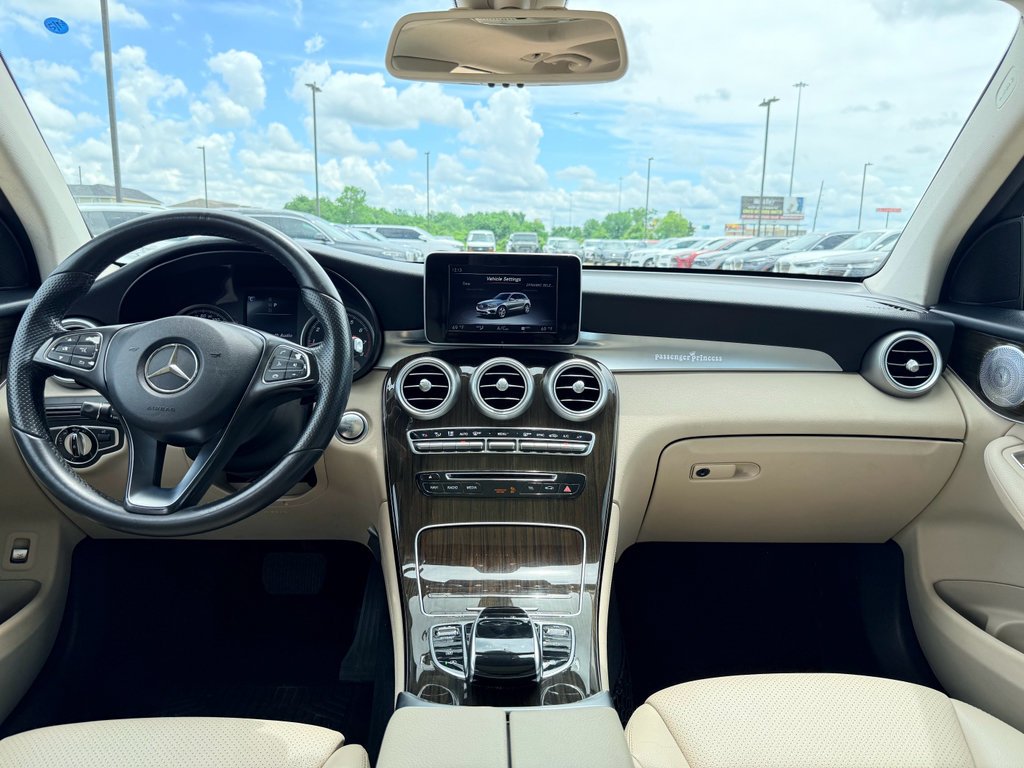 Used 2016 Lunar Blue Metallic Mercedes-Benz 300 image 16