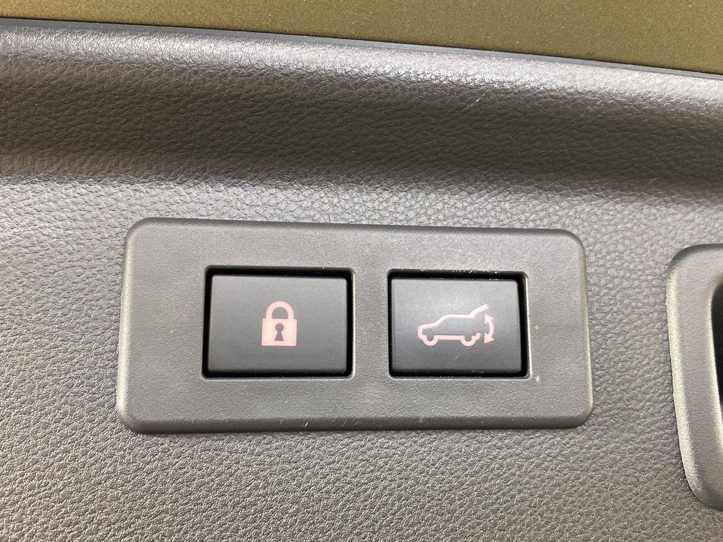 Used 2024 Autumn Green Metallic Subaru Premium image 33